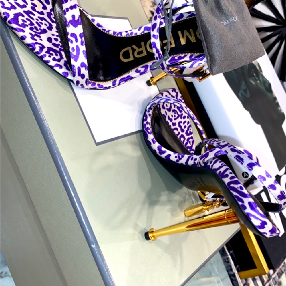 Never wore Tom Ford African Violet heels. Size 36 U.S size 6